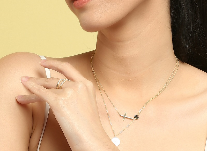 Thiết kế lạ mắt gồm hai sợi d&acirc;y